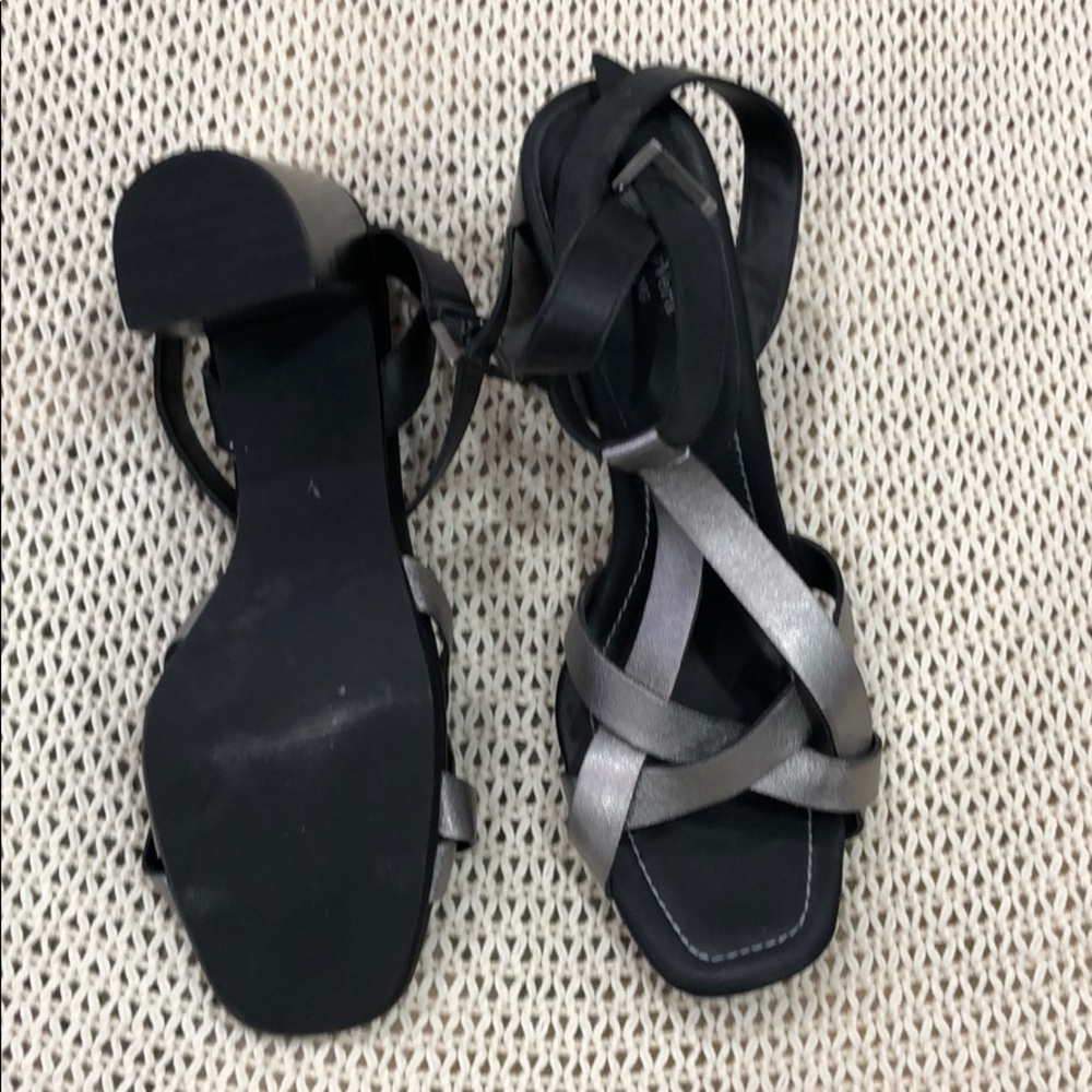 Simply Vera Vera Wang heels - Picture 3 of 3